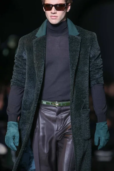 Look 61